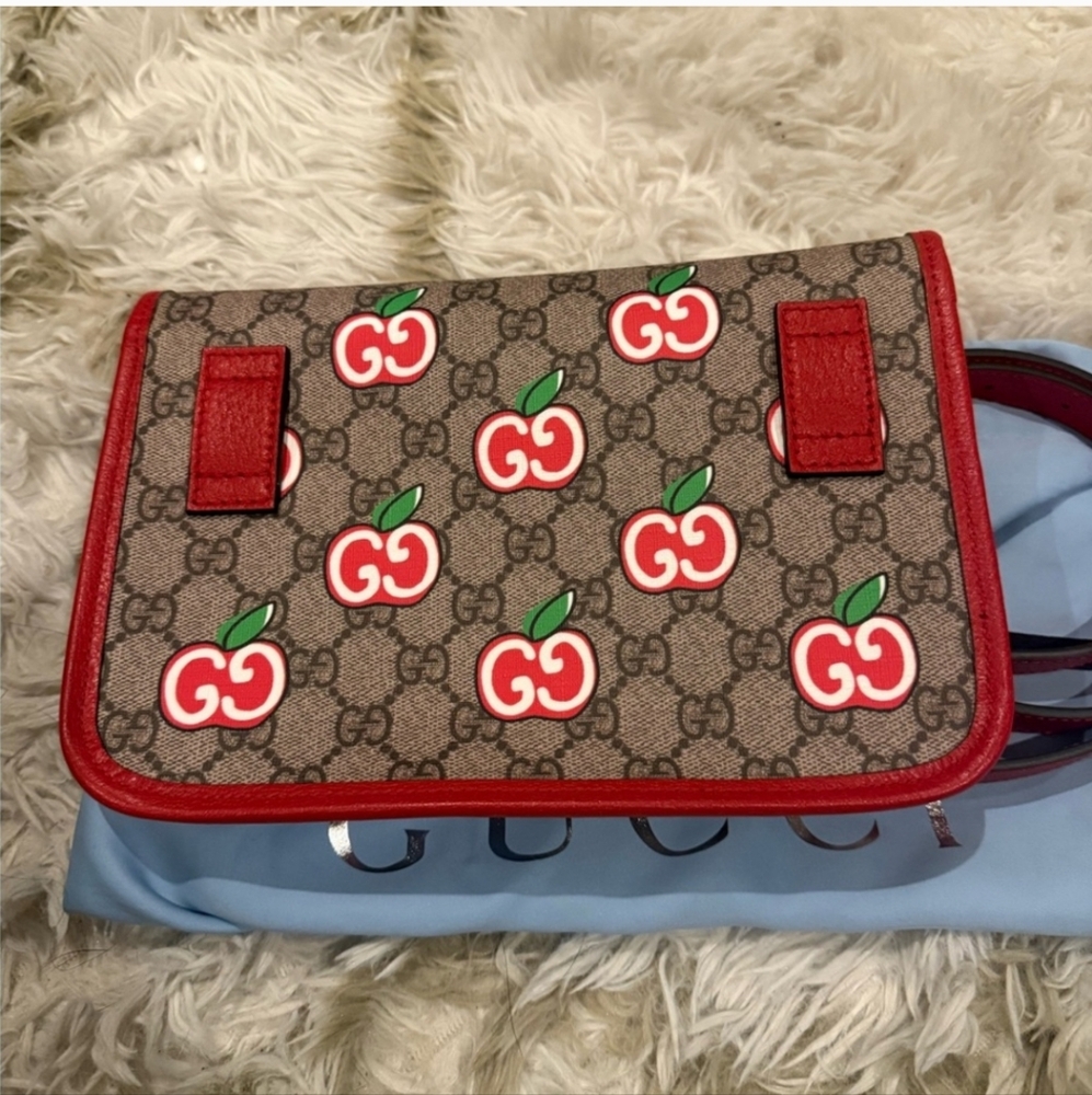 NWOT Gucci Limited Edition Apple GG Supreme Fanny Pack Waist Belt Bag - Picture 7 of 16